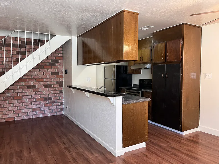 2205 Peppertree Way — Photo 5