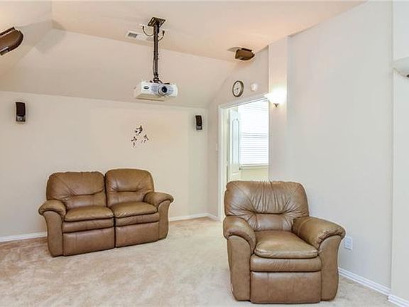 2nd image of 4928 Grinstein Dr