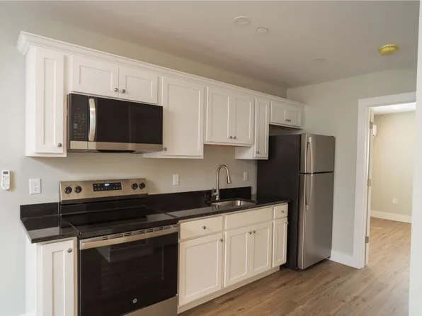 Woodside Village, 211 State Route 27 #A-110, Raymond, NH 03077