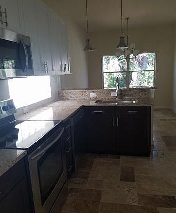 3rd image of 10726 Blue Bimini Cir
