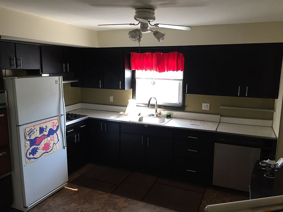 2nd image of 489 Hanover Ave