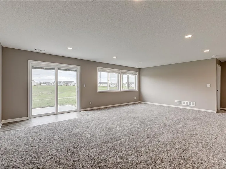 6647 NE 9th Ct — Photo 13