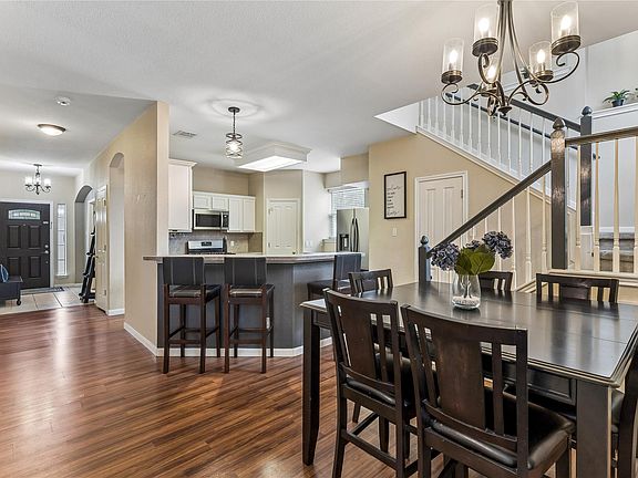 3rd image of 1105 Connemara Ln