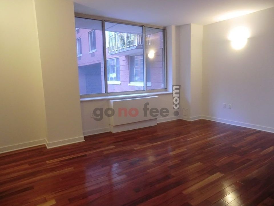 1st image of 454 Manhattan Ave APT 2J
