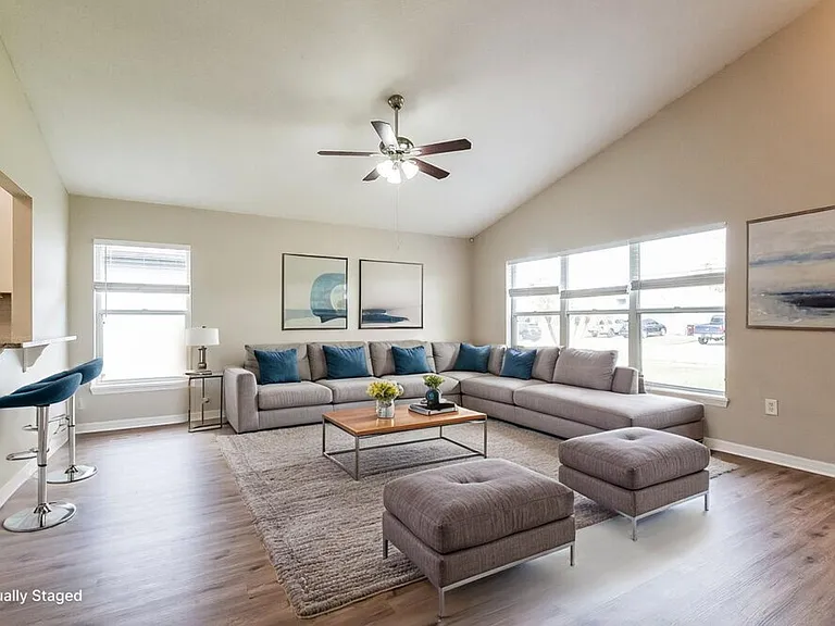 3352 Kelsey Ln — Photo 4