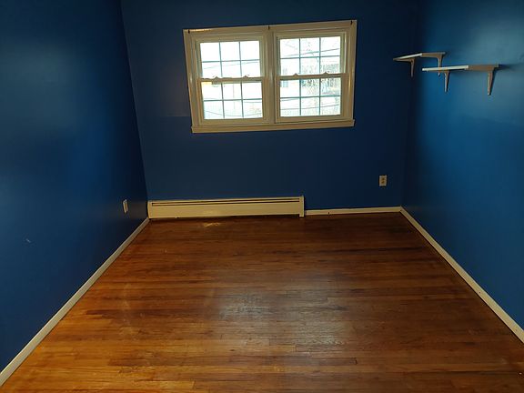 4th image of 16 Meriline Ave