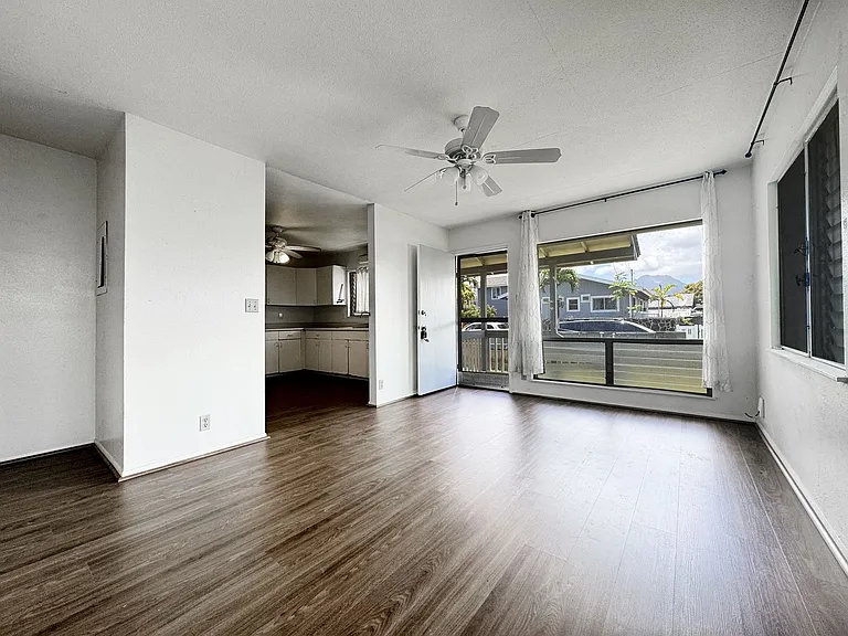 608 Maluniu Ave — Photo 2