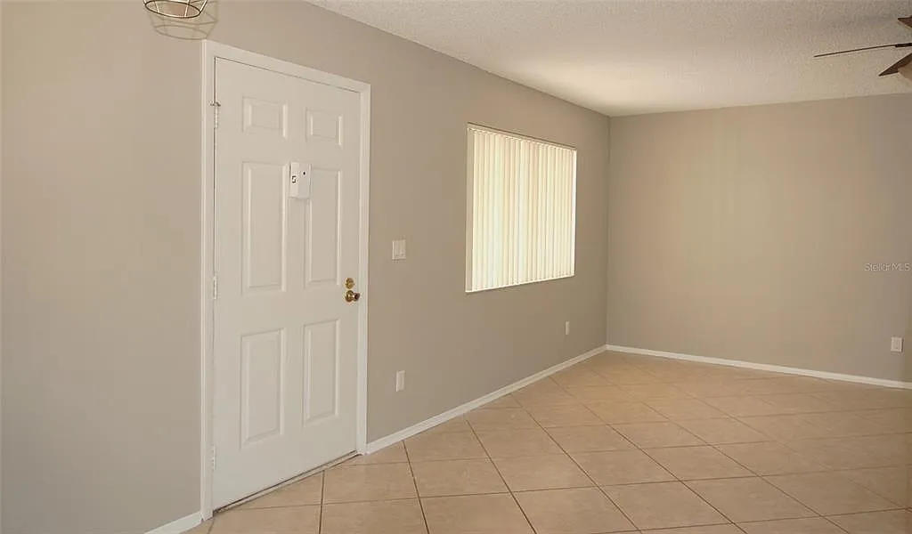 2 bed, 2.0 bath, 871 sqft, $1,700 — Photo 2