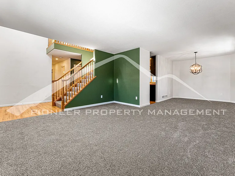 2295 Vineyard Pl — Photo 4