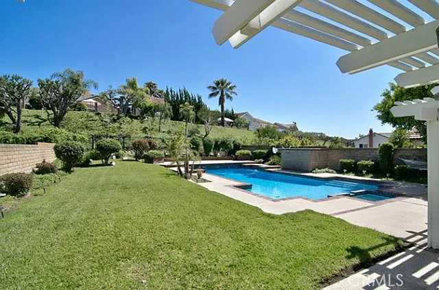 4 bed, 2.5 bath, 2461 sqft, $6,000 — Photo 4