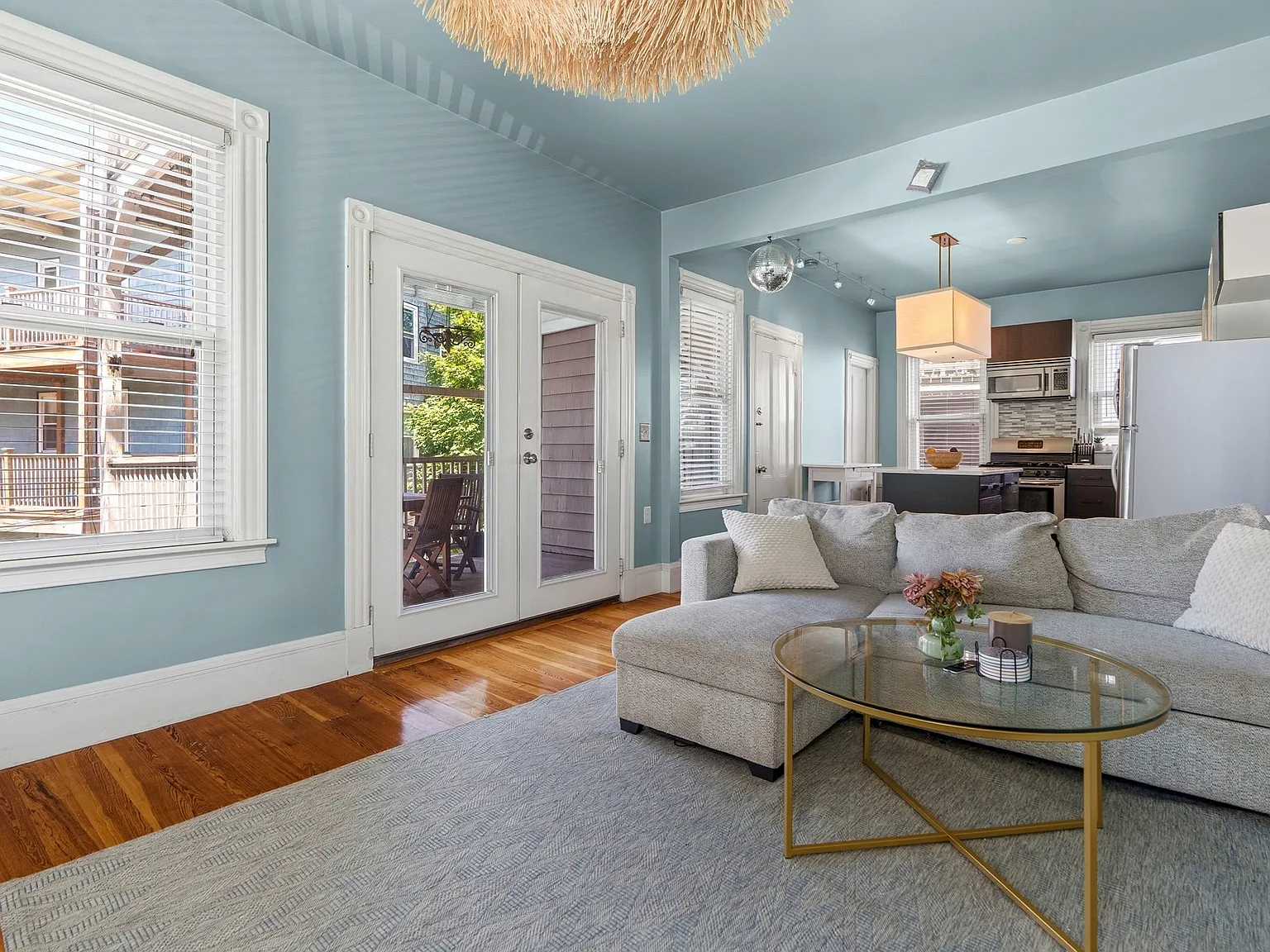 3 bed, 1.0 bath, 1130 sqft, $3,500 — Photo 1