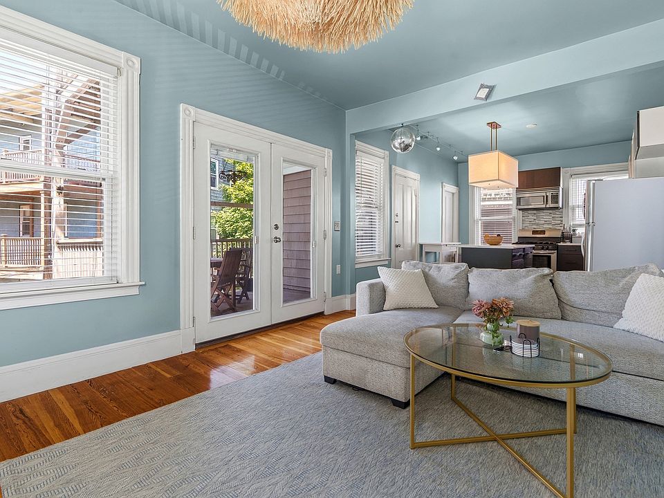 1st image of 86 Roseclair St #2