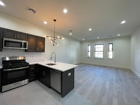 2nd image of 604 Bloomfield Ave #204