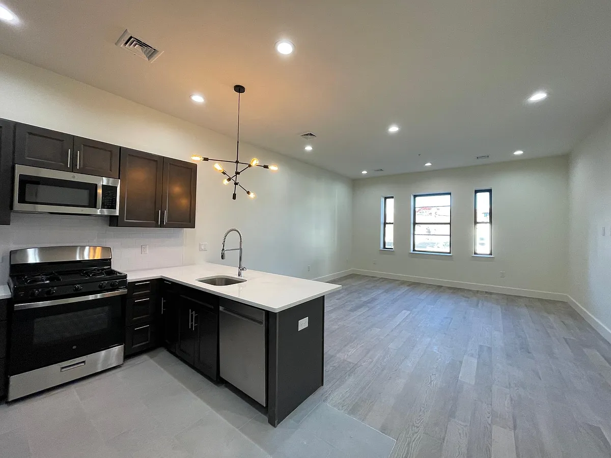 Building Photo - 604 Bloomfield Ave #204