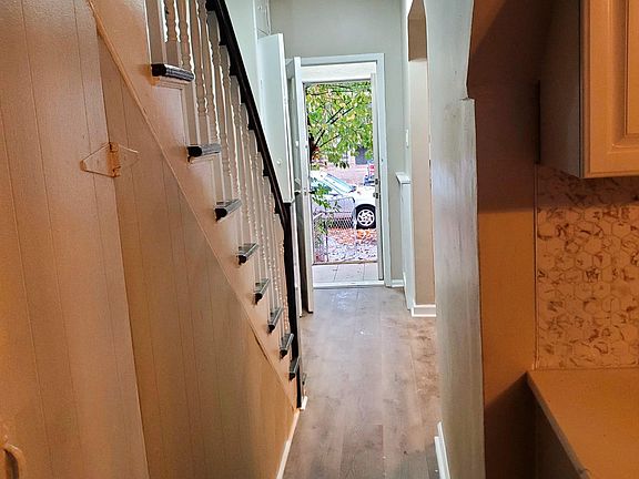 4th image of 433 Mallory Ave