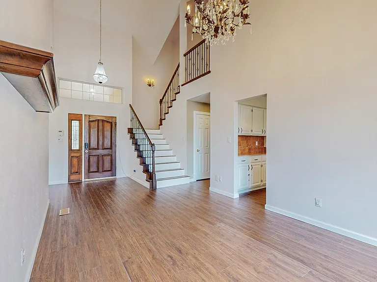 13612 Vic Rd NE — Photo 36