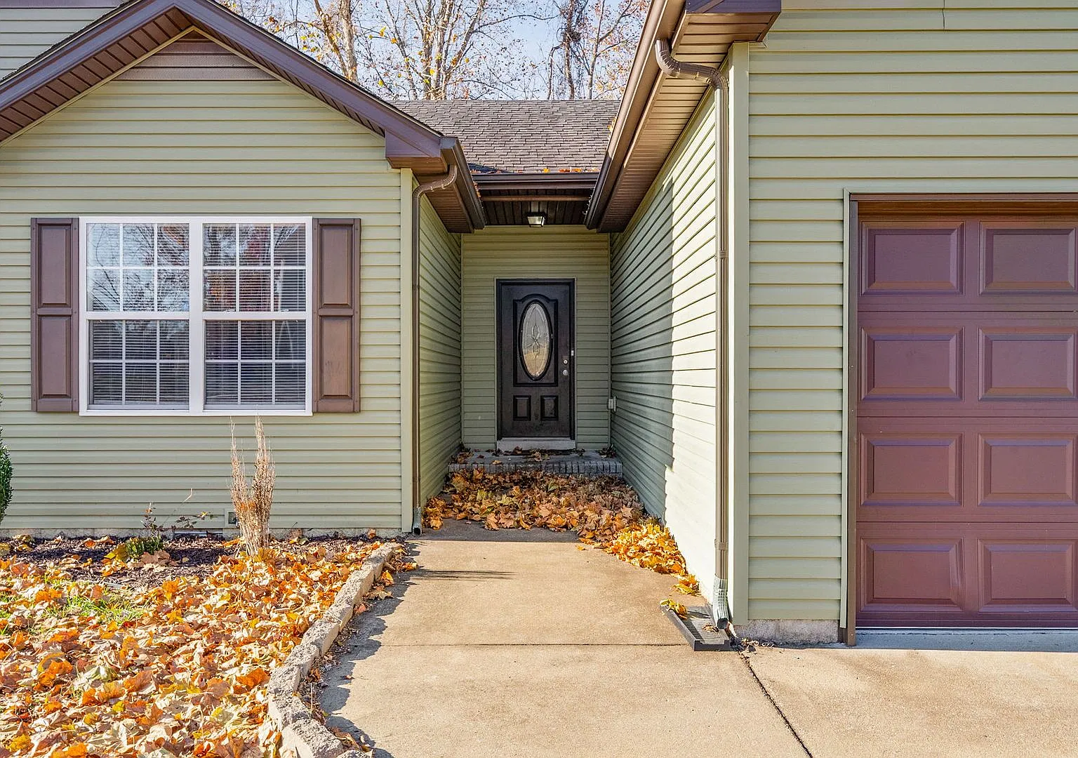 Pet Friendly Three Bedroom! — Photo 3