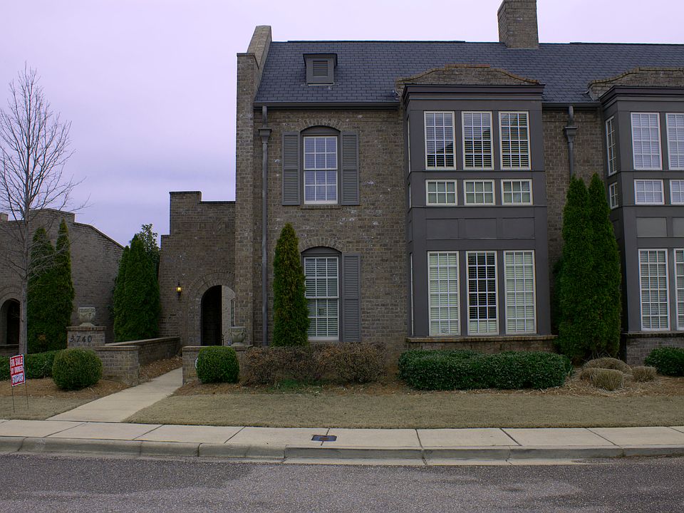 street view of townhouse