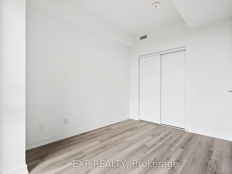 3071 Trafalgar Rd #411 — Photo 32