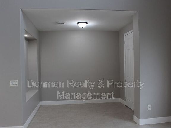 3rd image of 6815 S 41st Ln