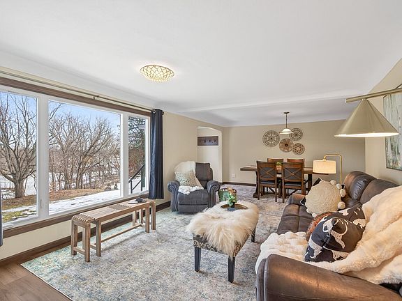 3rd image of 2750 Noel Dr