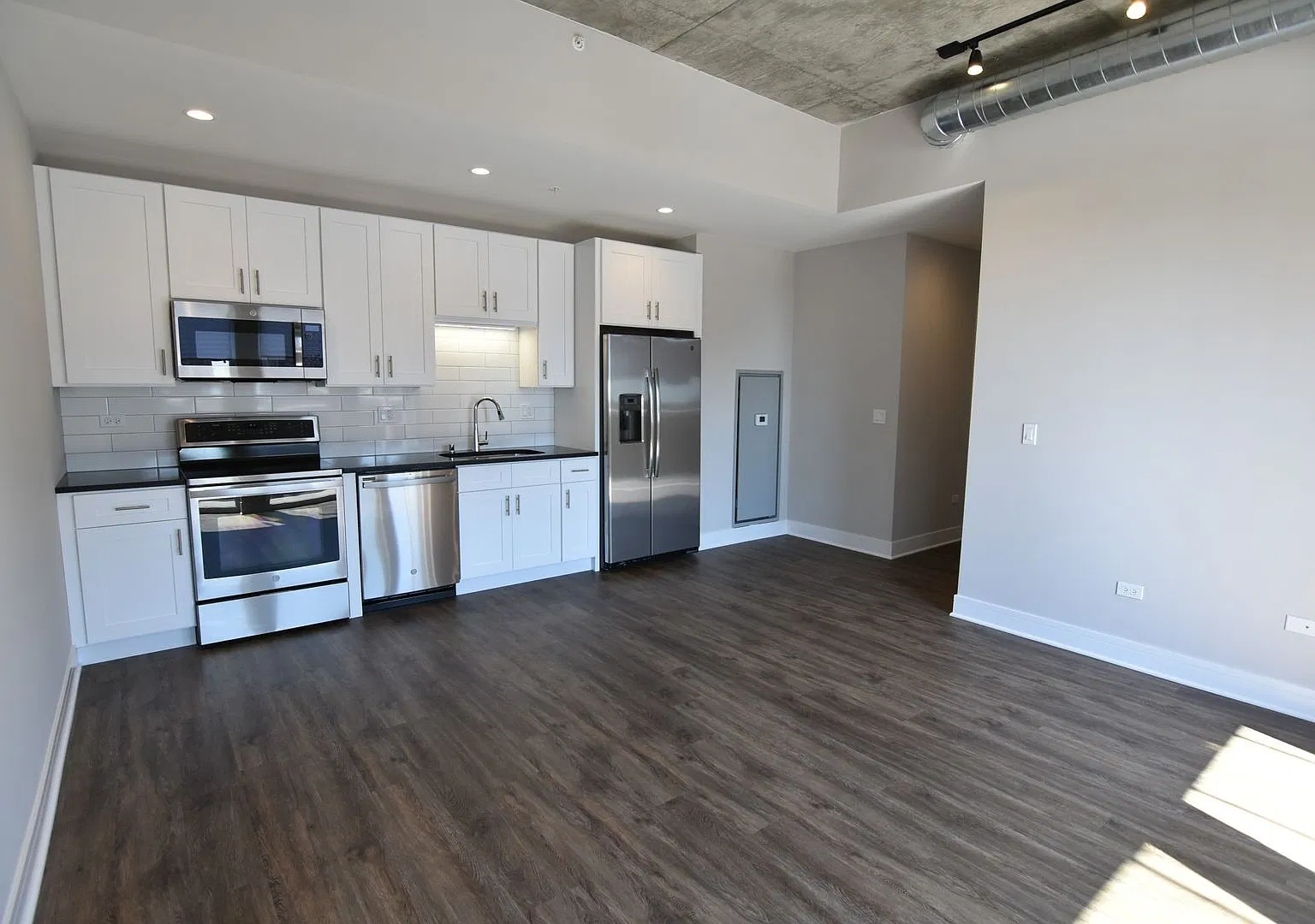1 bed, 770 sqft, $2,850 — Photo 1