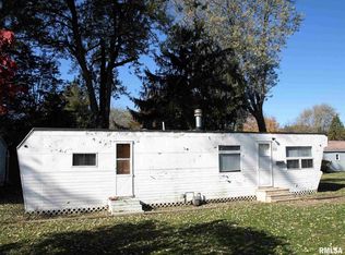 212 N West St, Knoxville, IL 61448