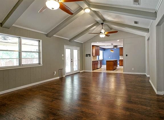 2nd image of 900 Circle Ln