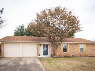 1501 Augusta Rd, Benbrook, TX 76126