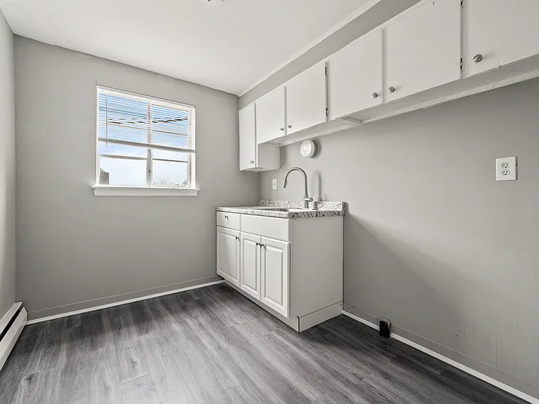 212 Laurel St #3C — Photo 7