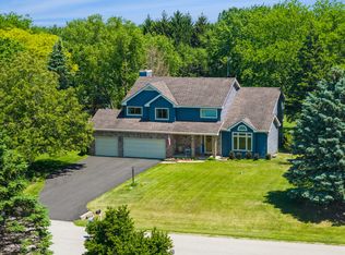 8814 Galleria Ct, Spring Grove, IL 60081