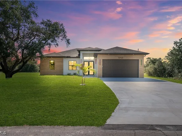 1717 Roosevelt Ave, Lehigh Acres, FL 33972