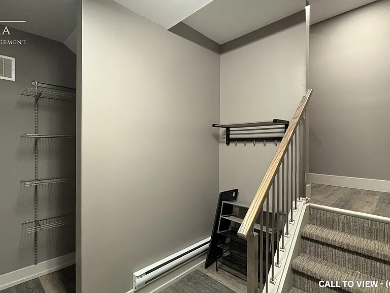 646 Main St E #1 — Photo 6