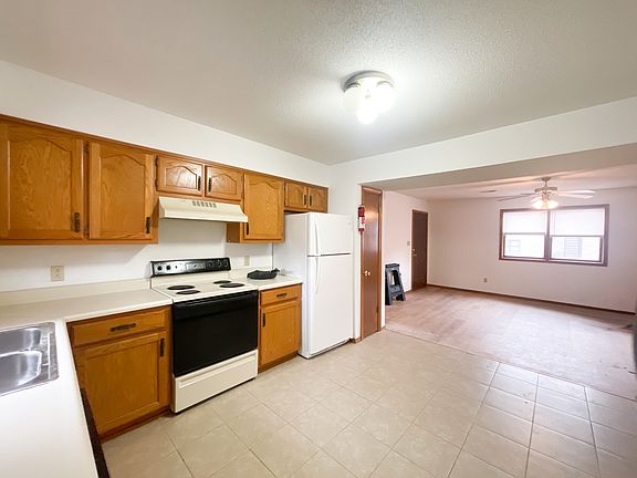 2nd image of 1589 Belair Dr #11496040