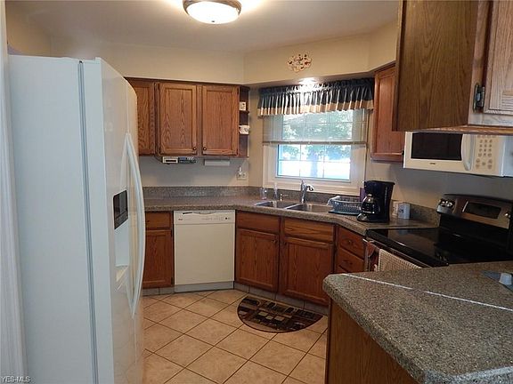 3rd image of 1215 Mallard Pond Cir #11-6