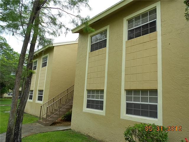 2nd image of 880 Cypress Park Way #C5