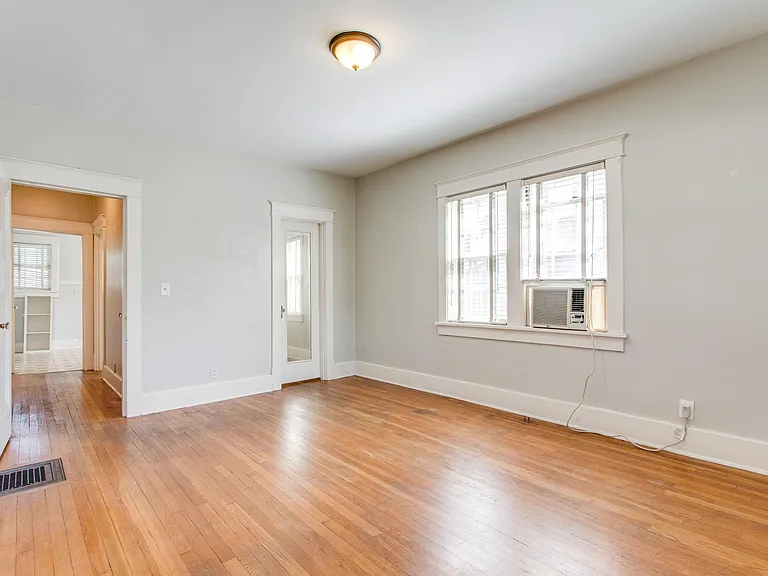 226 Leonard Ave #A — Photo 14