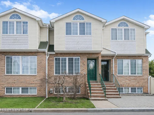 43 Timothy Ct, Staten Island, NY 10314