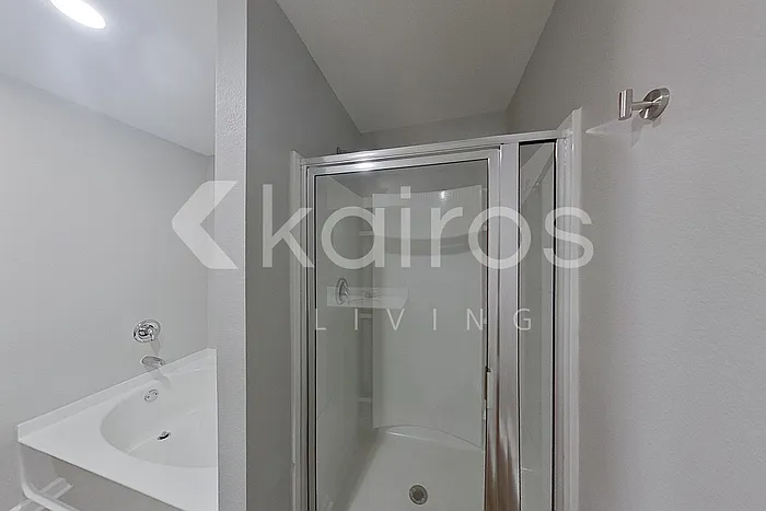 1139 Freedom Pkwy — Photo 17
