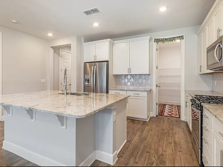 106 Durham Ln — Photo 5