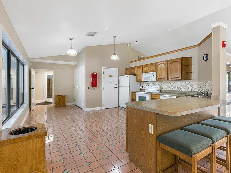 350 S Wildwood Dr #19 — Photo 29