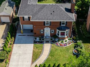 907 E Central Rd, Mount Prospect, IL 60056