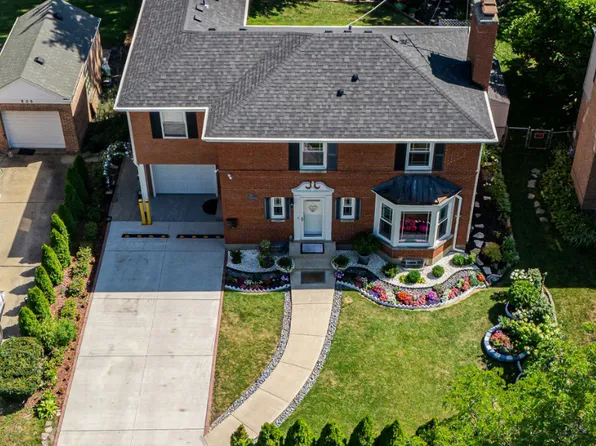 907 E Central Rd, Mount Prospect, IL 60056