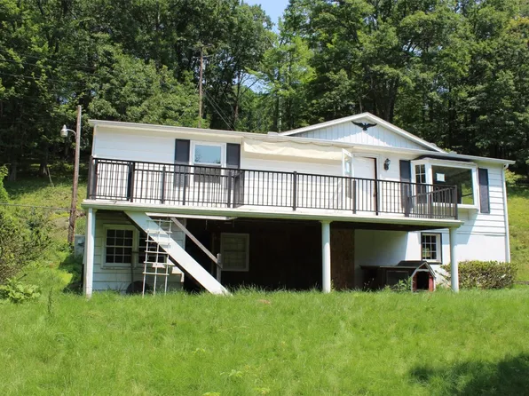 63 Windy Hill Rd, Binghamton, NY 13904