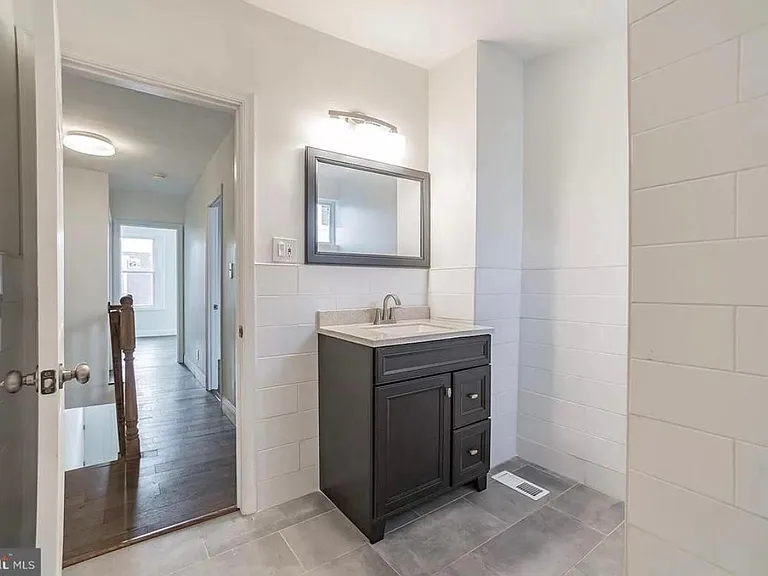 1825 McClellan St — Photo 10