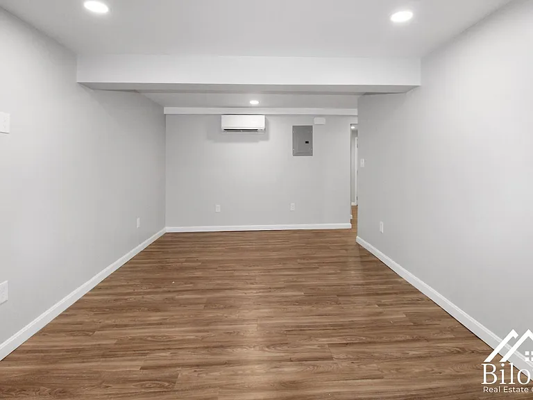 242 Waterman Avenue — Photo 33