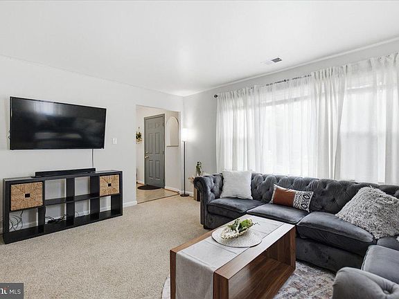 5th image of 10955 Beechwood Ct