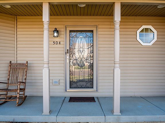 4th image of 504 Newcastle Dr