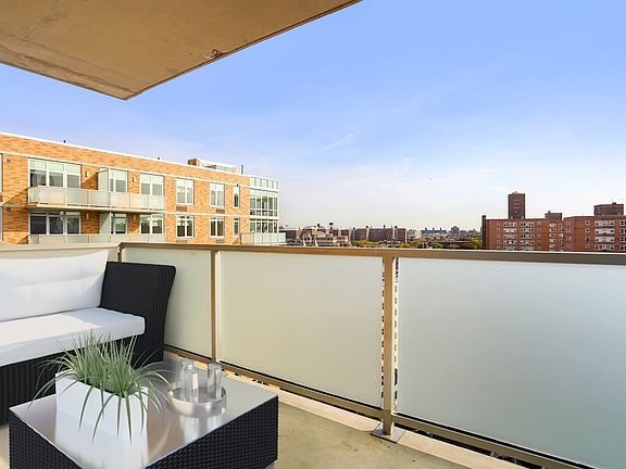3rd image of 180 Myrtle Ave APT 11N