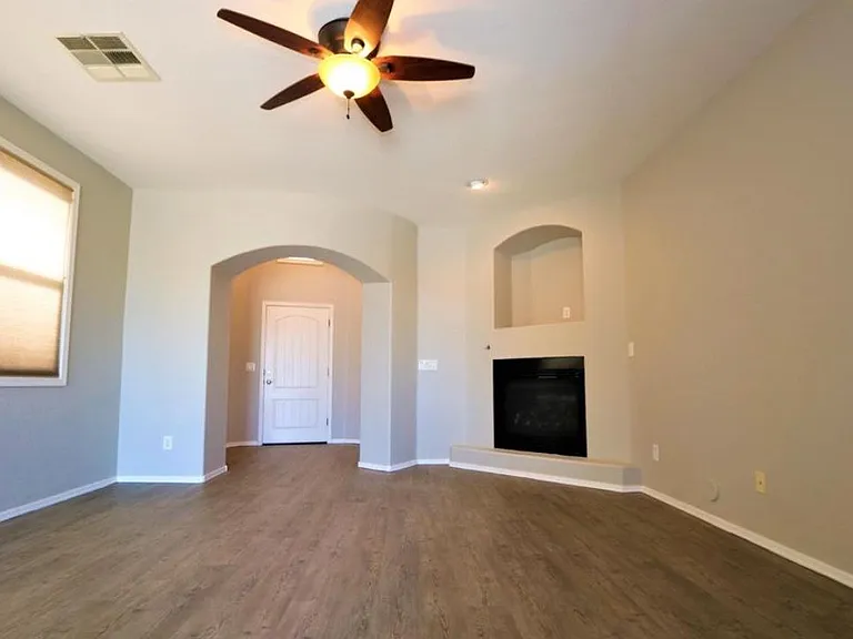 30331 W Leah Dr — Photo 3